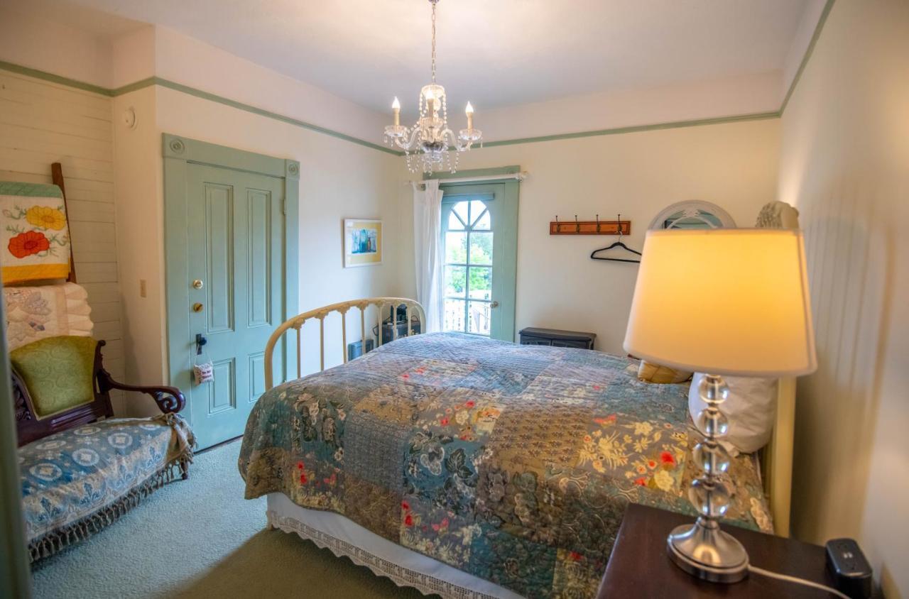 Clementine'S Guest House & Vacation Rentals Astoria Eksteriør billede