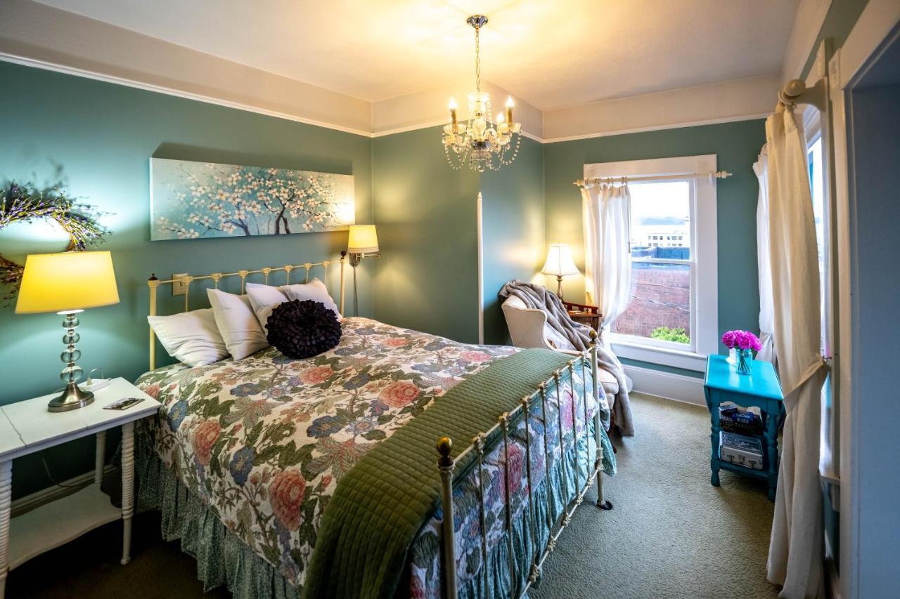 Clementine'S Guest House & Vacation Rentals Astoria Eksteriør billede