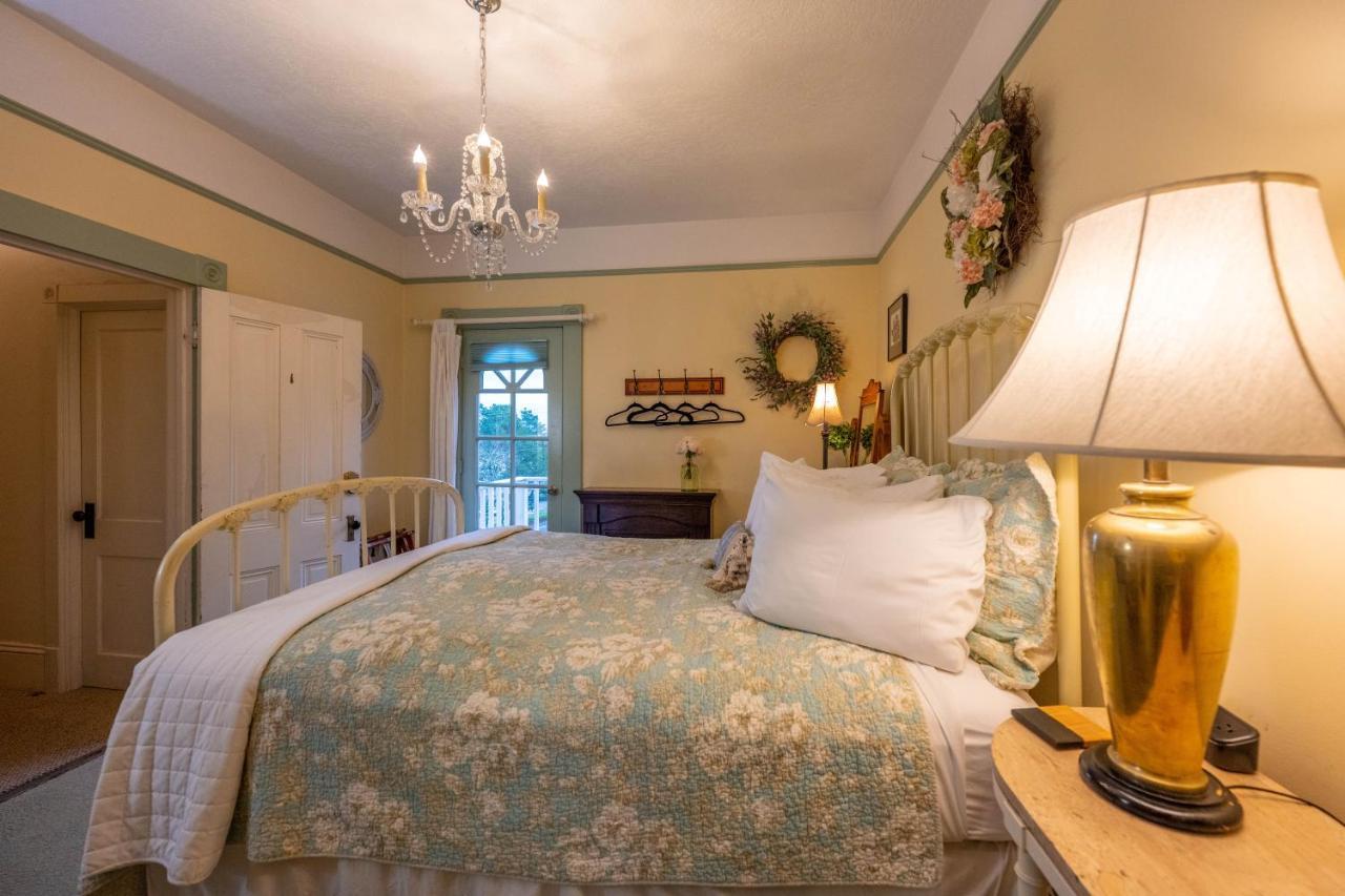 Clementine'S Guest House & Vacation Rentals Astoria Eksteriør billede