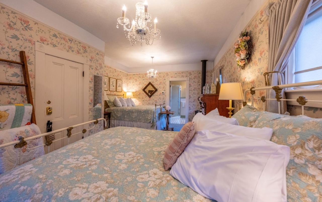 Clementine'S Guest House & Vacation Rentals Astoria Eksteriør billede