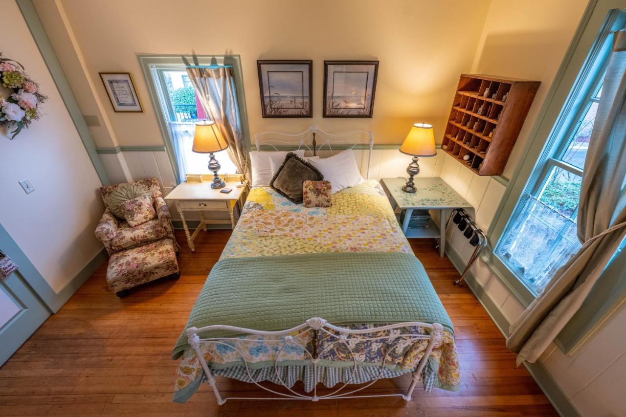 Clementine'S Guest House & Vacation Rentals Astoria Eksteriør billede