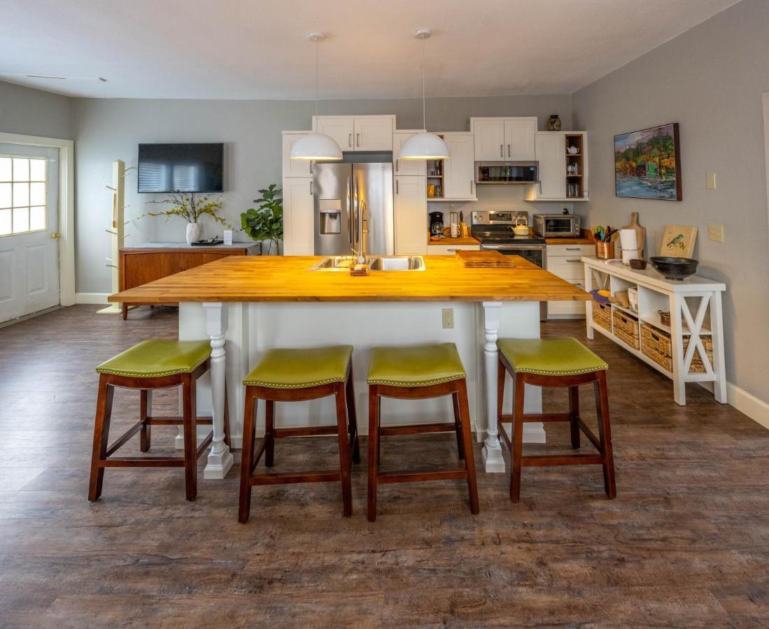 Clementine'S Guest House & Vacation Rentals Astoria Eksteriør billede