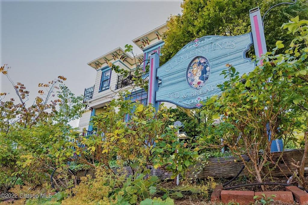 Clementine'S Guest House & Vacation Rentals Astoria Eksteriør billede