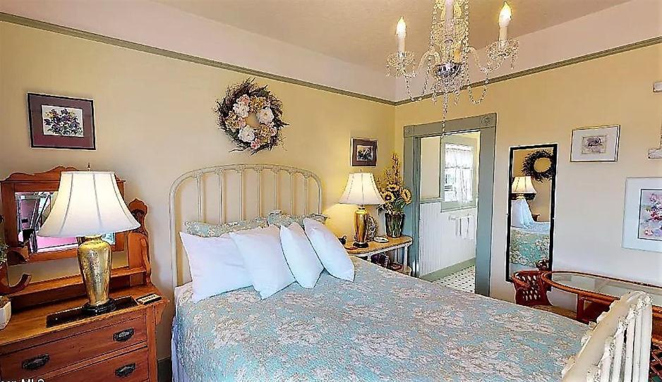 Clementine'S Guest House & Vacation Rentals Astoria Eksteriør billede